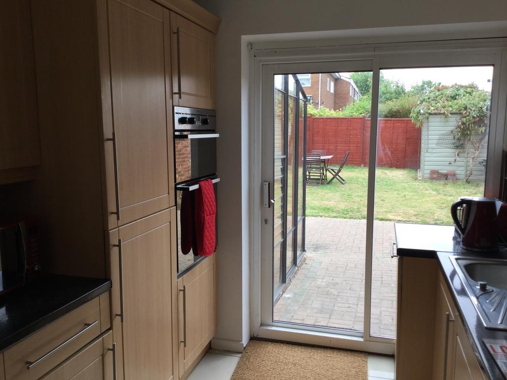 4 Bed House Next To Basildon Town Centre 빌라 외부 사진
