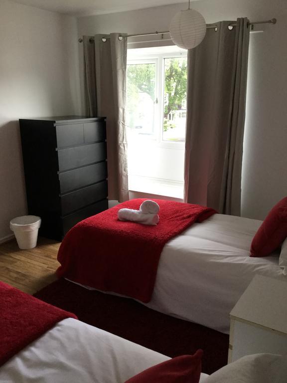 4 Bed House Next To Basildon Town Centre 빌라 외부 사진