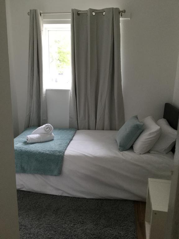 4 Bed House Next To Basildon Town Centre 빌라 외부 사진