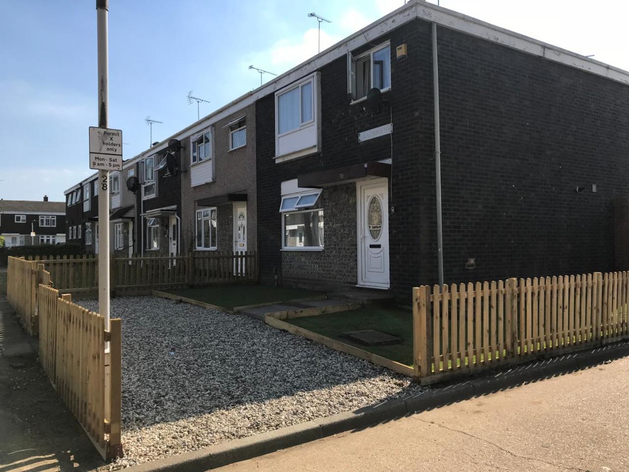 4 Bed House Next To Basildon Town Centre 빌라 외부 사진